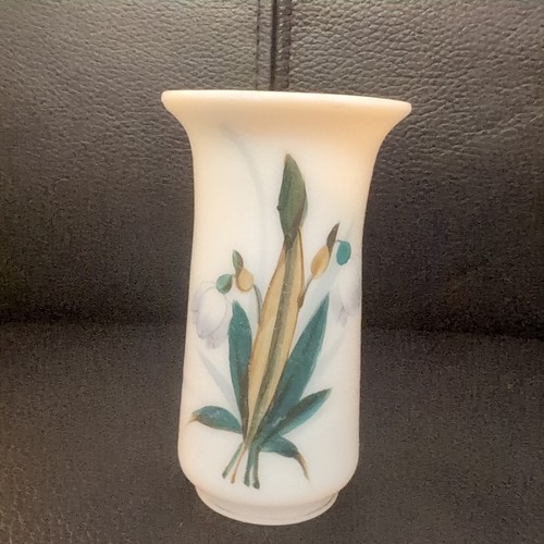 Milk glass airbrush vintage - glass,